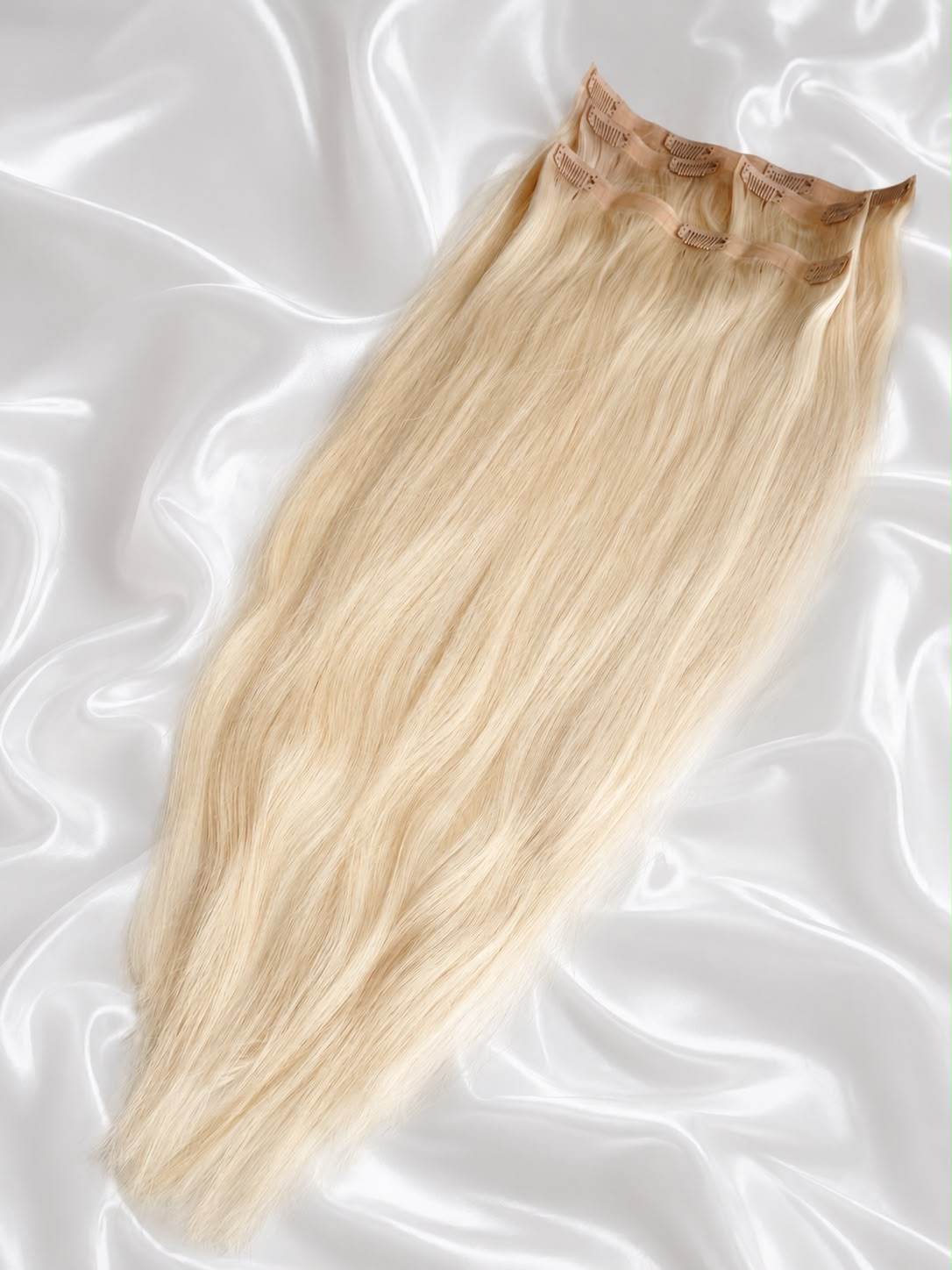 Seamless Clip-In 55 cm Malibu Vanilla – włosy doczepiane w odcieniu waniliowego blondu ze złocistym tonem